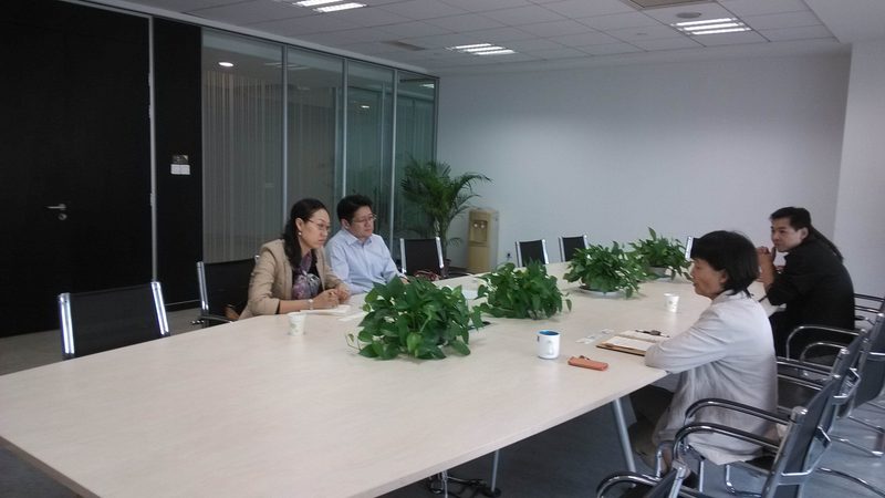 扁平化组织架构：揭秘其优缺点与适用场景